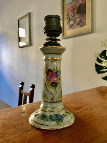 Antigua Base De Velador De Porcelana