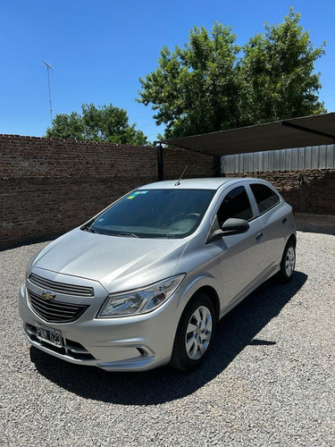Imagen 11 de 15 de Chevrolet Onix 2016 1.4 Lt Mt 98cv