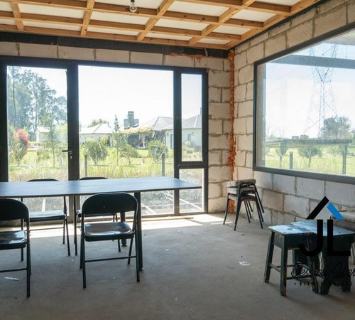 Imagen 9 de 14 de Venta De Casa Con Posibilidad De Hacer Las Terminaciones A Gusto En Chacras De La Cruz.