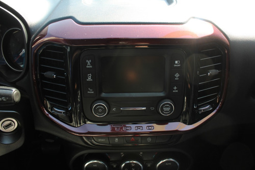 Imagem 12 de 15 de Fiat Toro Fredom 1.8 Automático 2019