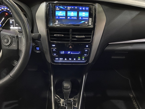 Imagem 10 de 15 de Toyota Yaris Xls Sedan 1.5 16v Flex 4p Aut C/ Teto Solar