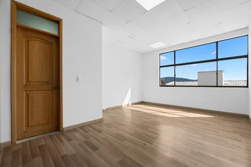 Edificio En Venta En El Toberín. Cod V51400