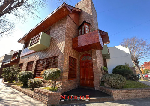 Venta Casa 5 Ambientes Barrio Naon Mataderos