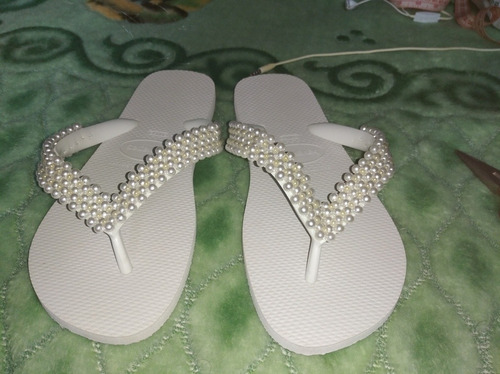 Chinelo Bordado Com Pérolas