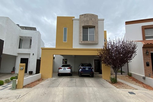 Residencia En Fraccionamiento Cerrado Valle Escondido