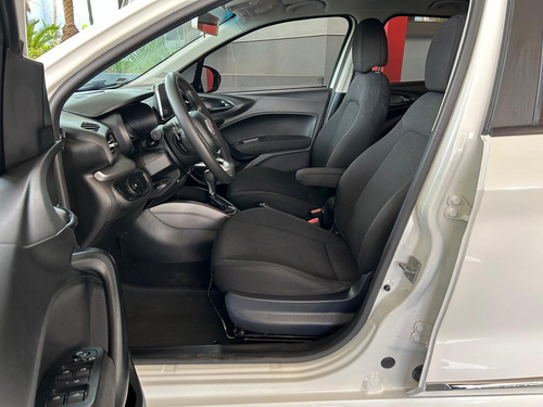 Fiat Cronos 1.8 Drive 16v Flex Aut. 4p