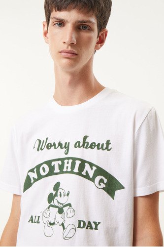Imagen 2 de 7 de Remera Estampada Mc Disney Blanco