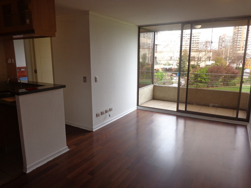 Depto En Piso 2, Con Estacionamiento Y Bodega En Condominio.