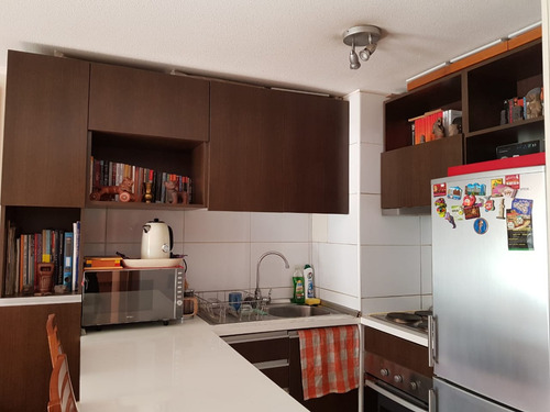 Se Vende Cómodo Departamento 2d2b Av. España 445, Santiago.