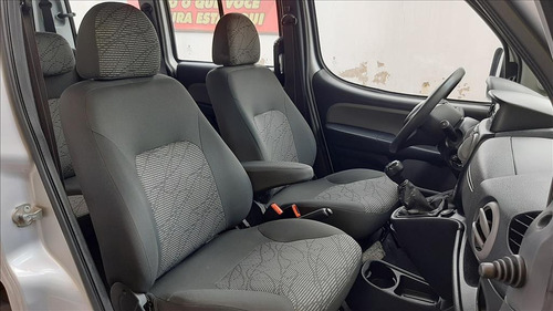 Imagem 2 de 8 de Doblò 1.8 Mpi Essence 7l 16v Flex 4p Manual