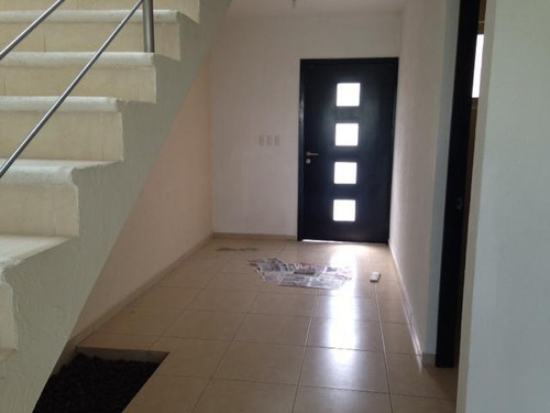 Imagen 8 de 17 de Lomas Del Sol, Casa En Renta De 3 Recámaras, Estancia De Tv Y Jardín