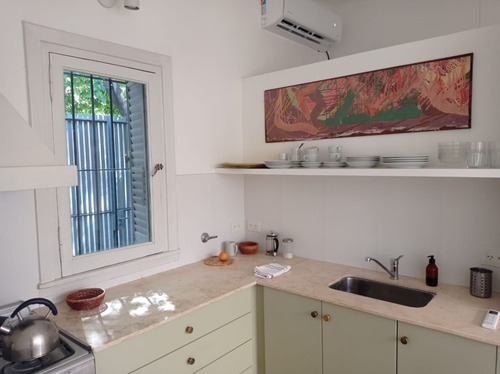 Pequeña Casa Con Patio Y Amueblada En Alquiler Temporario