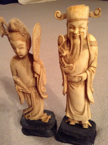 2 Antiguas Figuras Oriente Tallas Simil Marfil Alto: 13 Cm (Usado)