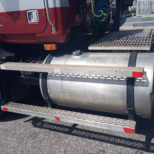 Imagen 14 de 16 de Mack Vision Cx613