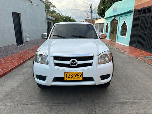 Mazda Bt-50 2.5 4x4 Diésel Mecánica Full Equipo
