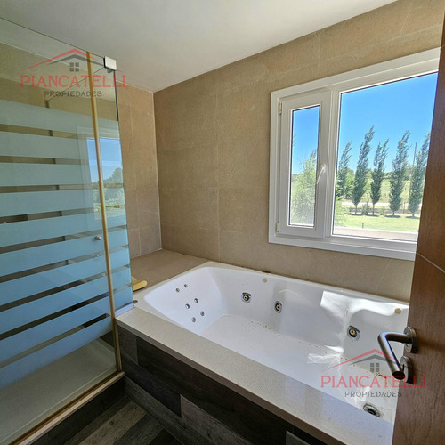 Venta De Casa En Terravista Con 4 Habitaciones