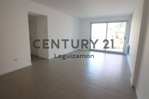 Imagen 1 de 25 de Departamento De 3 Ambientes Con Cocheras En Venta - Beccar