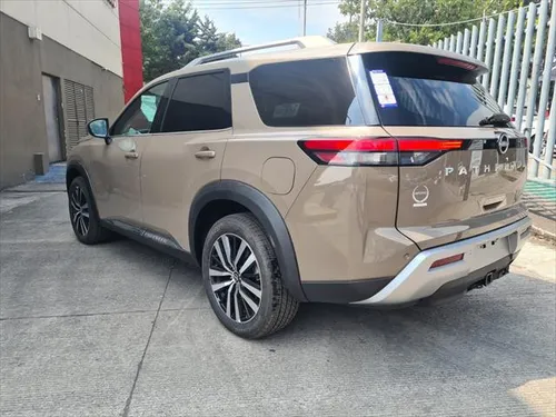 Nissan Pathfinder 3.5 Platinum At