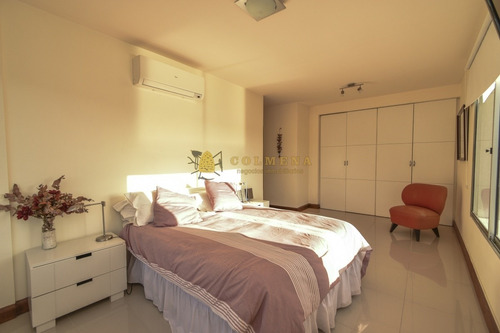 Excelente Apartamento De Tres Dormitorios Frente Al Mar - Punta Del Este- Ref: 3912