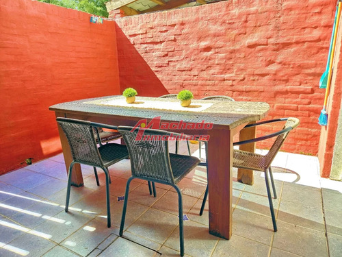 Casa En Venta De 2 Dormitorios Y Medio En Punta Del Este