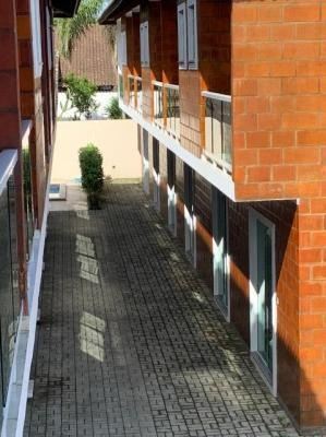 Sobrado Em Condomínio A 200 Metros Da Praia De Itanhaém.7662