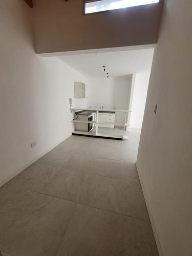 Ph De 3 Ambientes A Estrenar Con Jardin Y Terraza En Venta. Florida Oeste