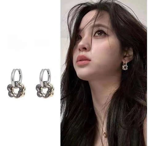 Chic Floral Earrings Elegant Korean Style Studs 2024