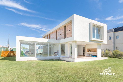 Imagen 5 de 29 de Amplia Casa De 3 Dormitorios En Venta - San Sebastian