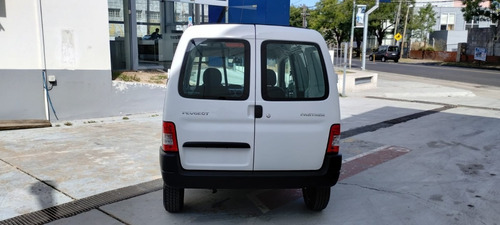 Imagen 10 de 21 de Peugeot Partner Furgón 1.6l Nafta My 2023