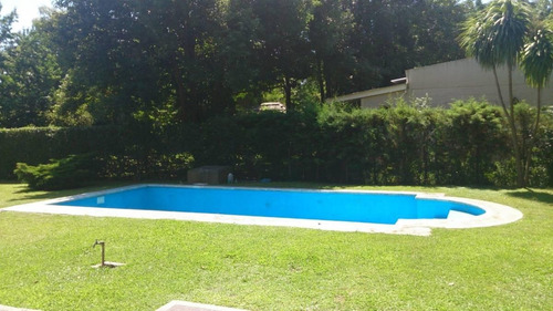 Permuta O Venta Hermosa Casaquinta O Permanente - 2 Casas