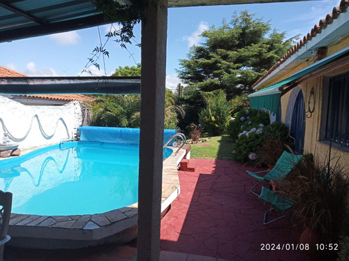 Casa 4 Dormitorios Con Piscina Climatizada