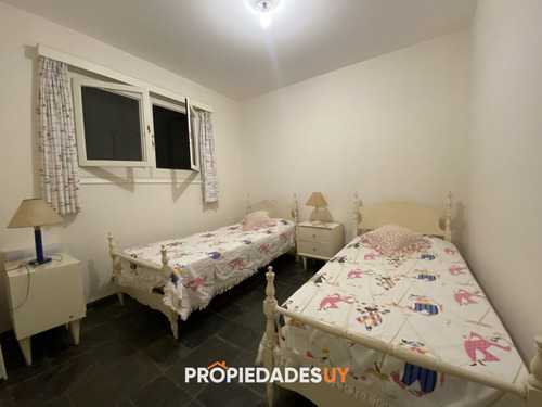Punta Del Este, Importante Residencia Con Piscina Y Cancha De Paddle