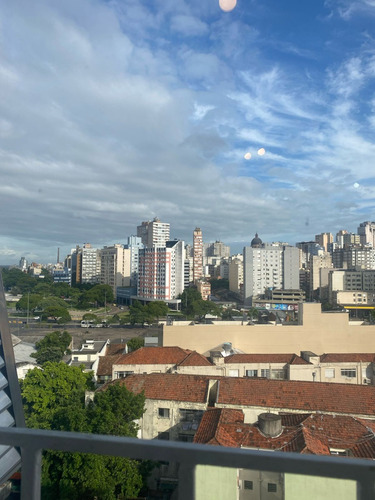 Kitnet Iluminada Com Vista Na Cidade Baixa