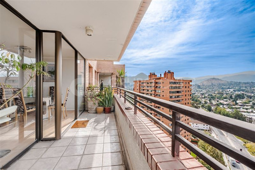 Departamento En Venta De 4 Dorm. 3 Baños, En Las Condes