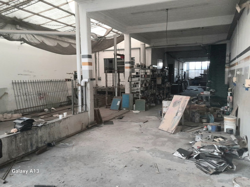 Venta Galpón 650 M² En 2 Plantas Y 120 M² De Oficinas S/lote De 8,66 X 47 M