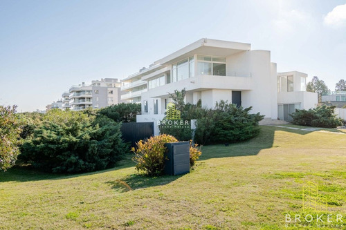 Venta Casa Punta Del Este Primera Linea Vista Al Mar Broker (ref: Bkb-802)