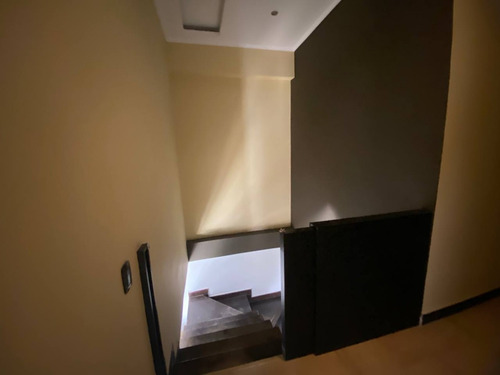 Imagen 11 de 28 de Belkliag/ Vende Apartamento 198m Equipado Duplex De Lujo Planta 50%, Pozo En Mañongo (alfb)