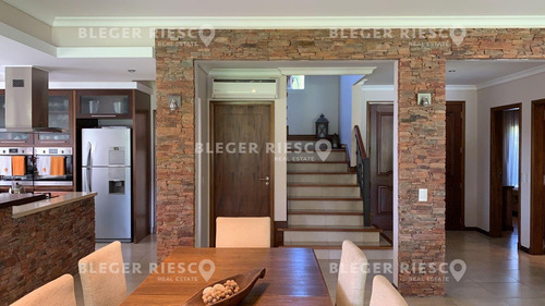 Imagen 4 de 30 de Casa En Venta Ubicado En Santa Catalina, Villanueva, Tigre