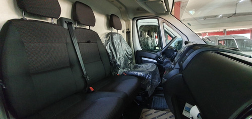 Imagen 14 de 15 de Citroën Jumper 2.2 435 L2h2 Hdi 130 Mt6 Furgon 2023