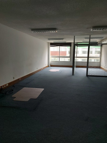 Oficina Amplia Y Un Privado