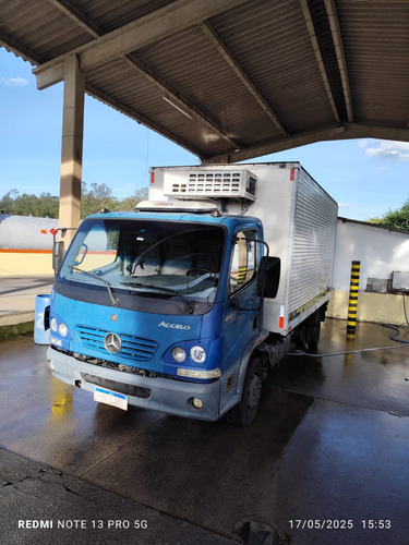 Accelo 915c. 2009 Com Baú Refrigerado