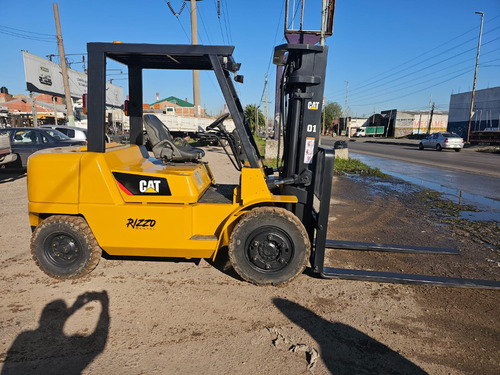 Equipo Autoelevador Marca Caterpillar Capacidad 4tn