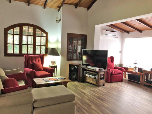 Casa Quinta A Metros De N. Repetto - Hurlingham