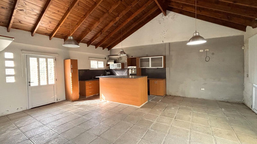 Casa En Villa Elisa De 3 Dormitorios Con Parque