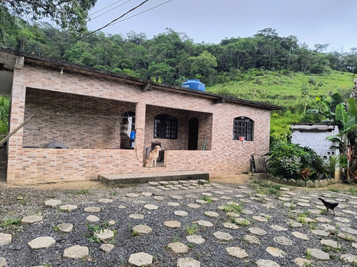 Chácara Com Duas Casas E Piscina