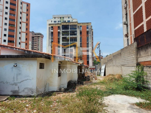 Imagen 6 de 13 de Mk Inmobiliaria Vende En La Urb. Los Caobos Av. Casanova Godoy / 04126968207