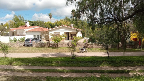 Tradicional Chalet Serrano A Reciclar. Oportunidad.