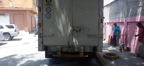 Imagen 5 de 10 de Ford F-350 Triton 4x2 Cava
