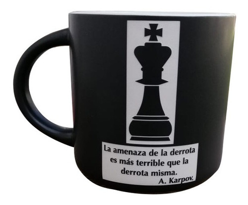 Taza Grabada En Bajo Relieve De Ajedrez Con Todo El Tablero