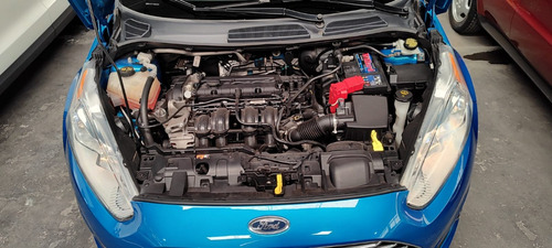 Ford Fista Titanium 1.6 Mt